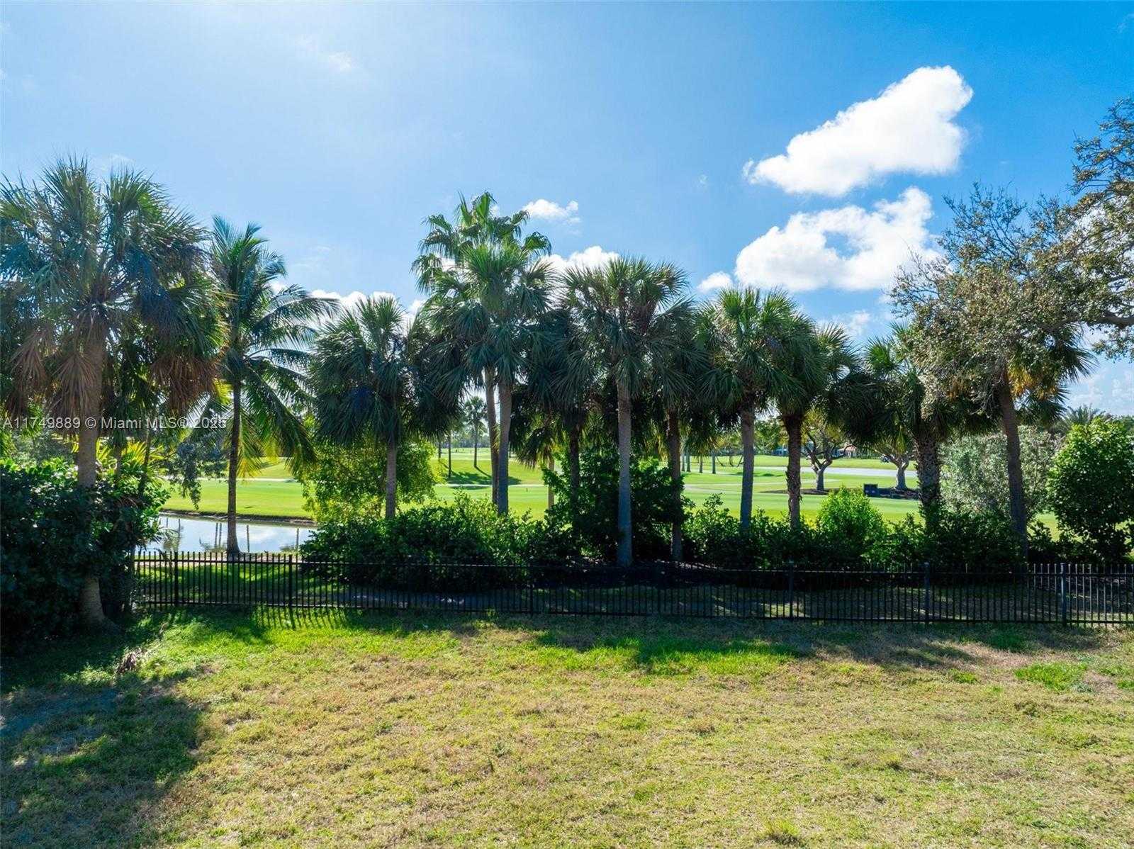 Small Image of 6060 LA GORCE DR, Miami Beach Number 33