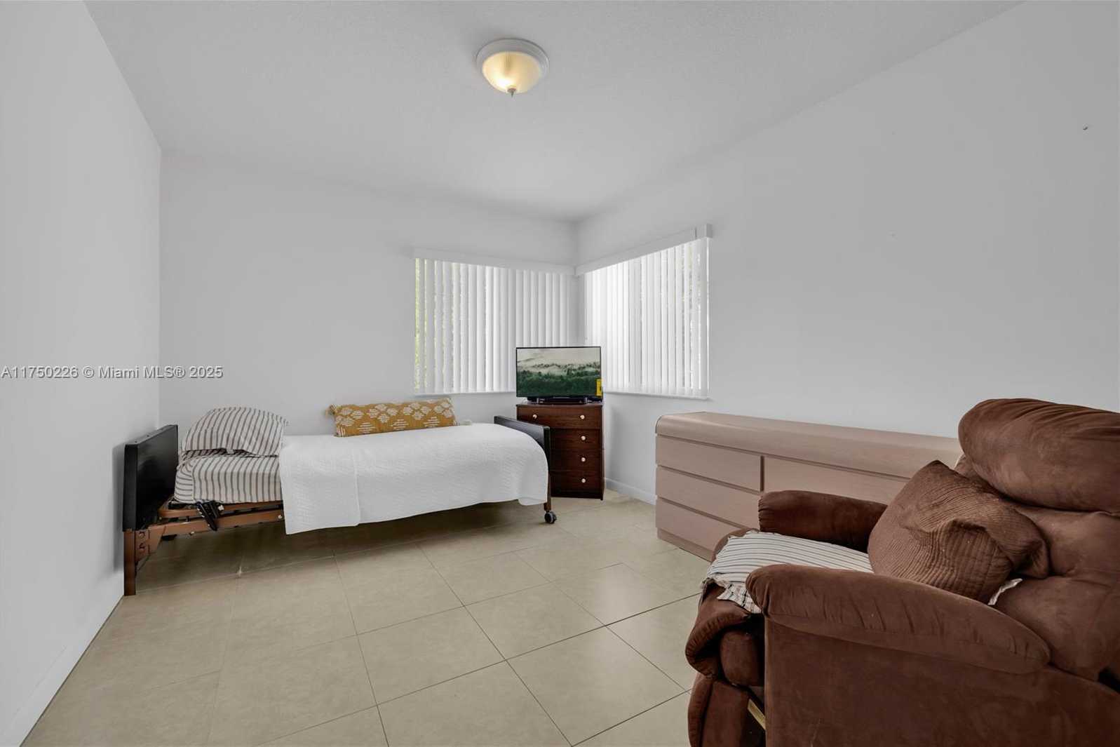Small Image of 9951 SOUTH WEST 218TH TER, Cutler Bay Number 16