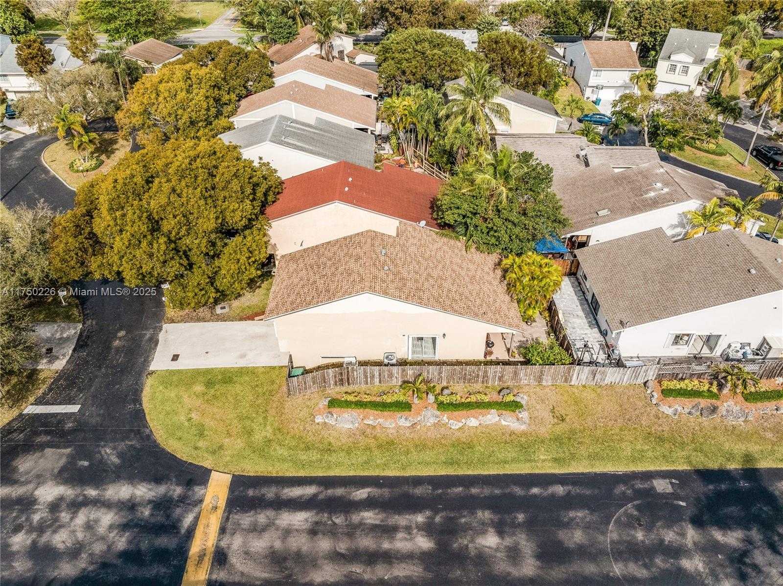 Small Image of 9951 SOUTH WEST 218TH TER, Cutler Bay Number 24