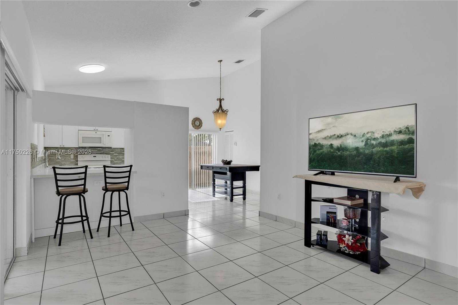 Small Image of 9951 SOUTH WEST 218TH TER, Cutler Bay Number 6