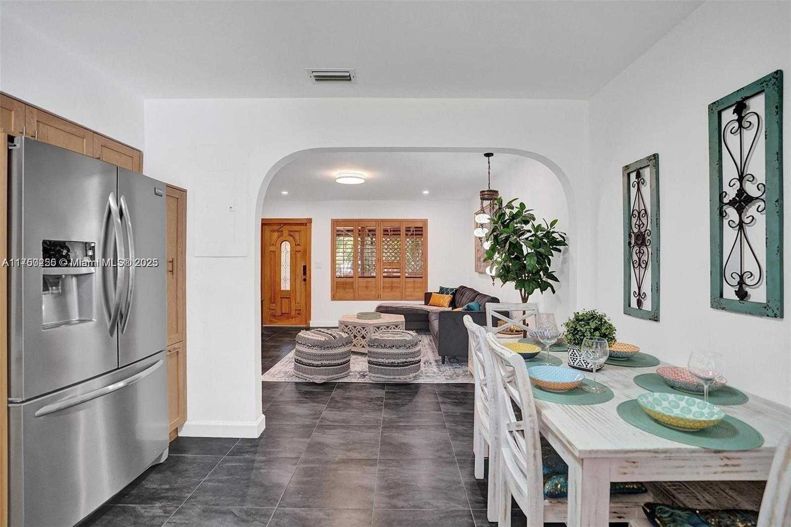 Small Image of 110 SOUTH WEST 5TH ST, Hallandale Beach Number 6