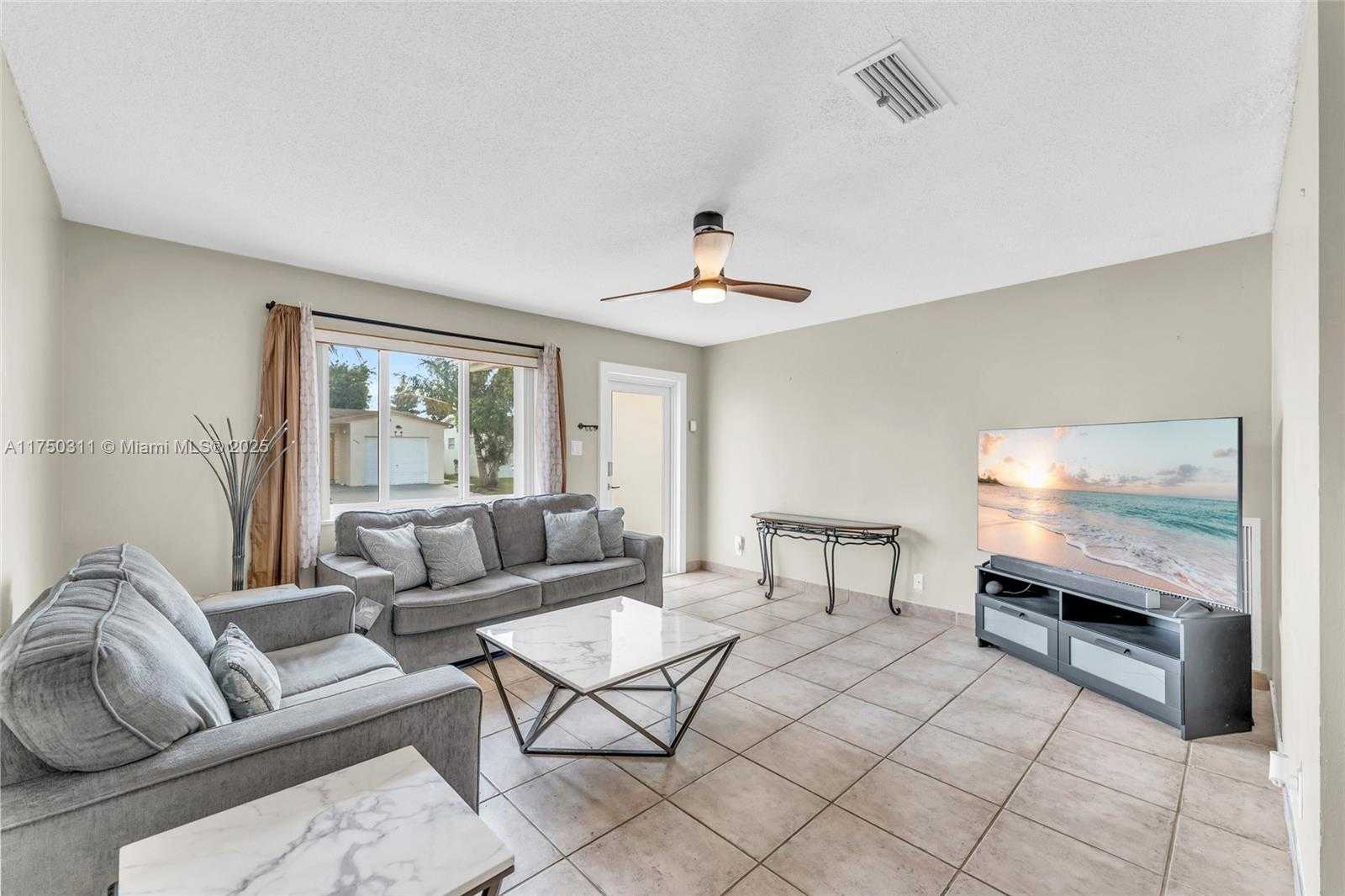 Small Image of 6985 NORTH WEST 11TH CT, Margate Number 11