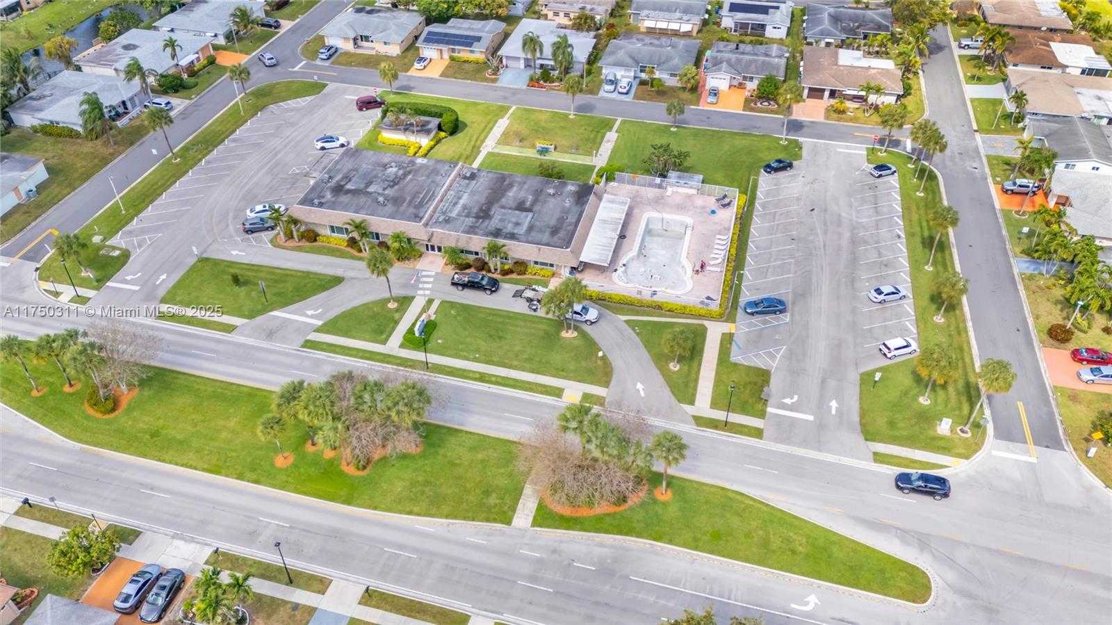 Small Image of 6985 NORTH WEST 11TH CT, Margate Number 34