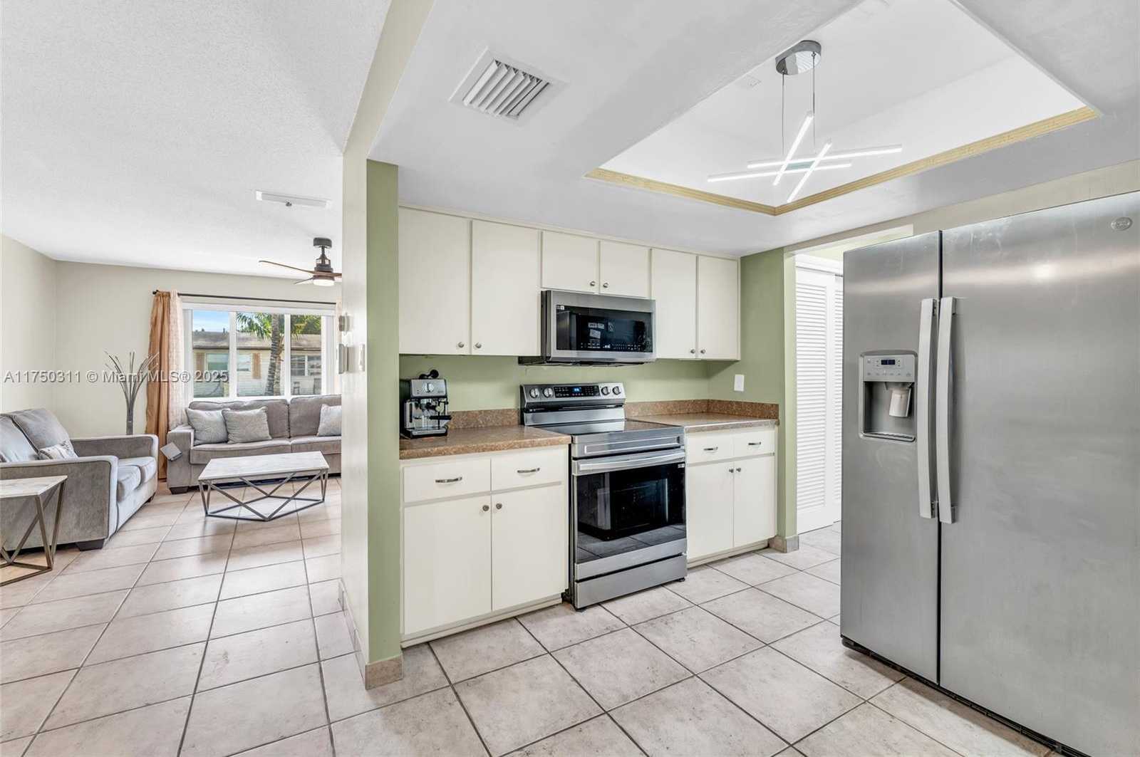 Small Image of 6985 NORTH WEST 11TH CT, Margate Number 7