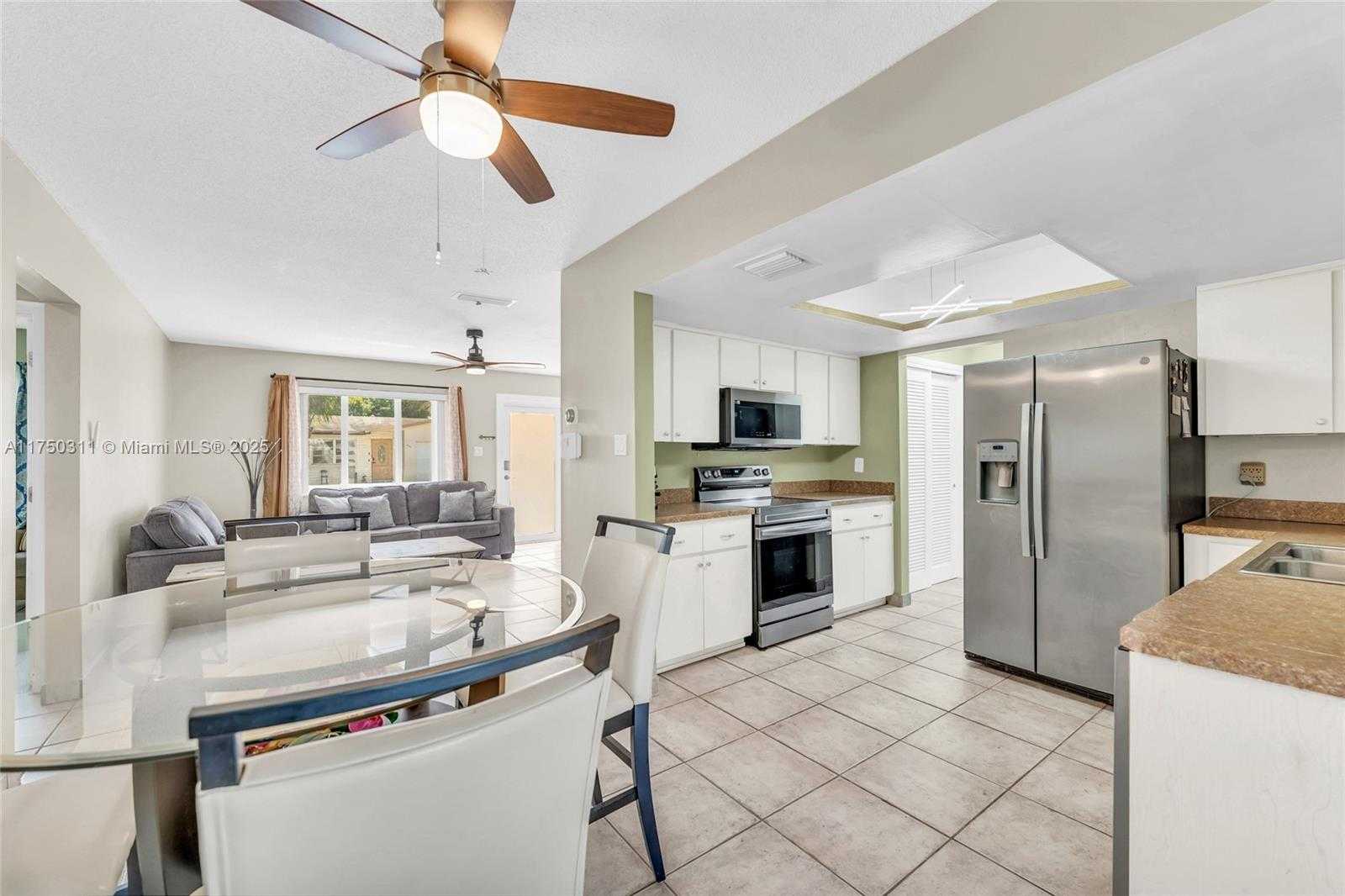 Small Image of 6985 NORTH WEST 11TH CT, Margate Number 9