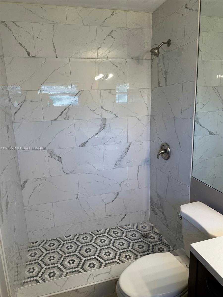 Small Image of 3050 NORTH EAST 8TH AVE, Pompano Beach Number 15
