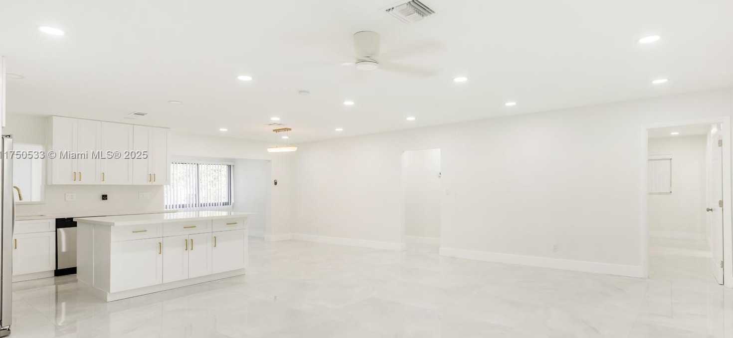 Small Image of 2807 NORTH WEST 9TH ST, Fort Lauderdale Number 3
