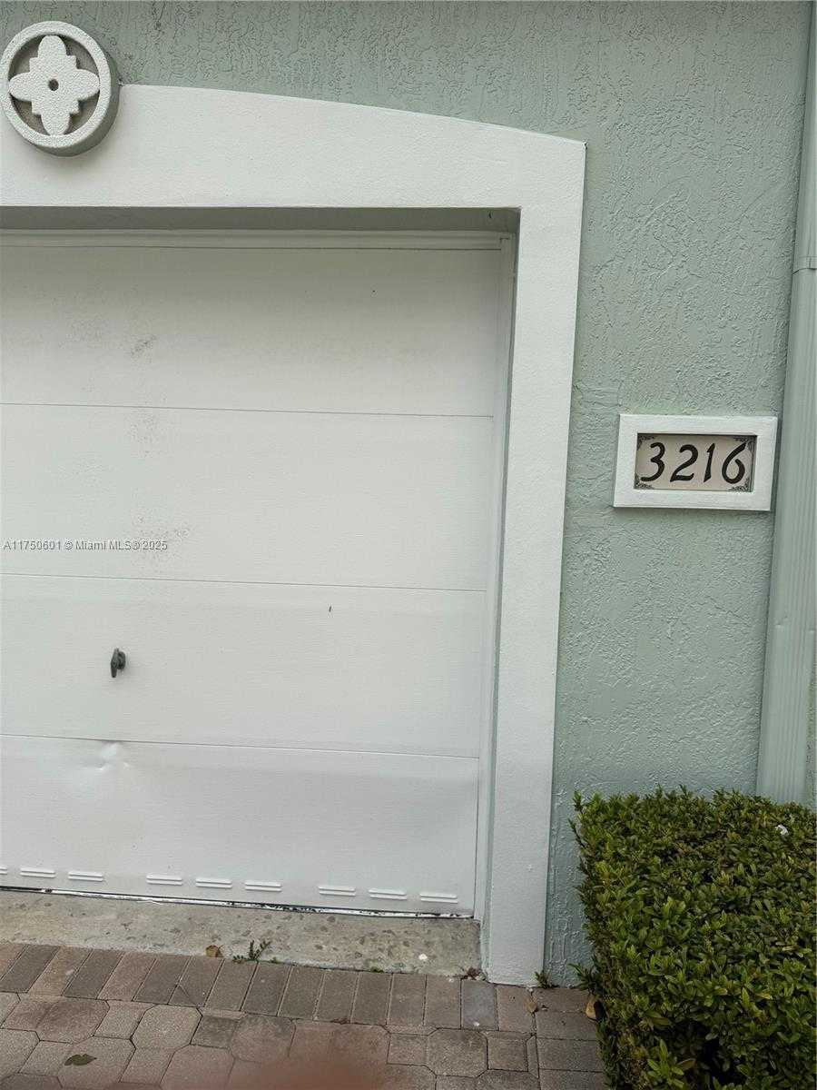 Small Image of 3216 LAUREL RIDGE CIR, Riviera Beach Number 13