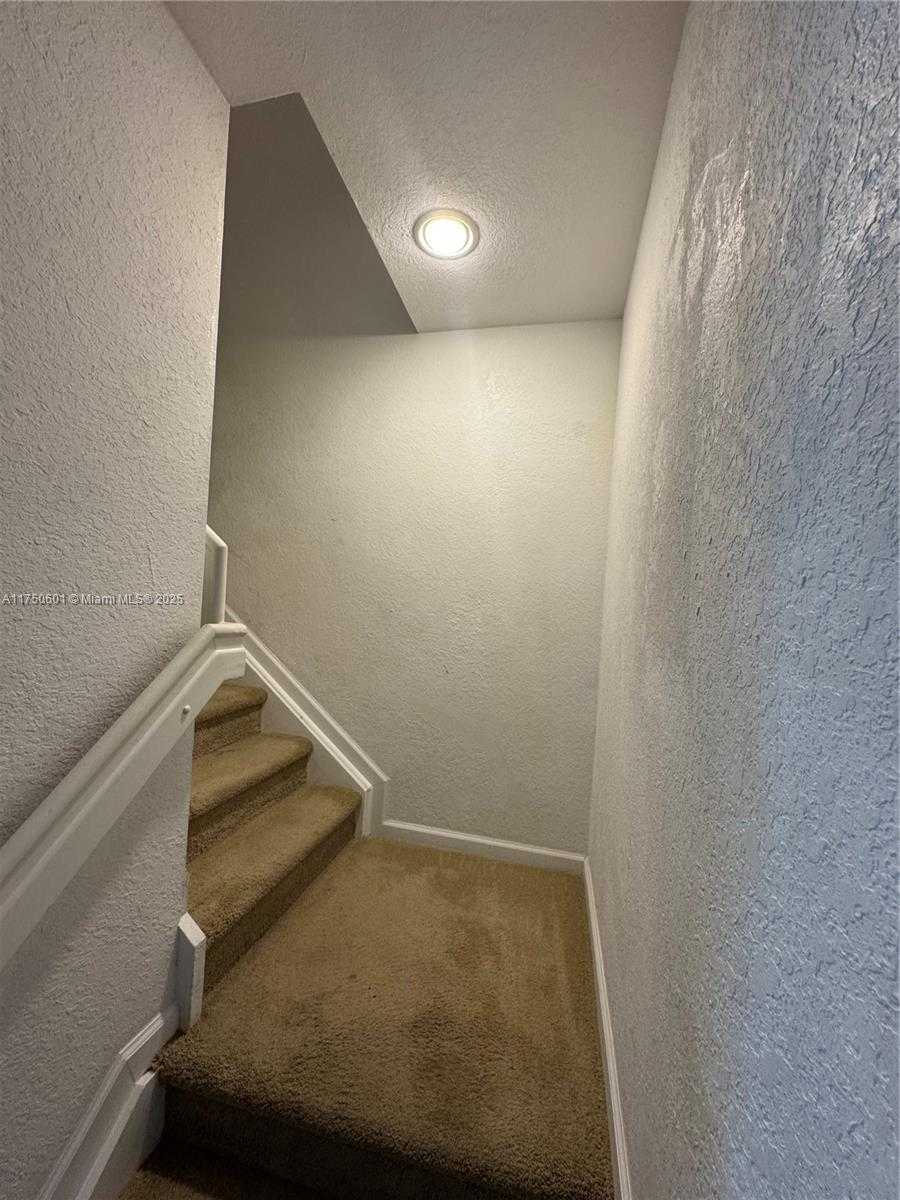 Small Image of 3216 LAUREL RIDGE CIR, Riviera Beach Number 7