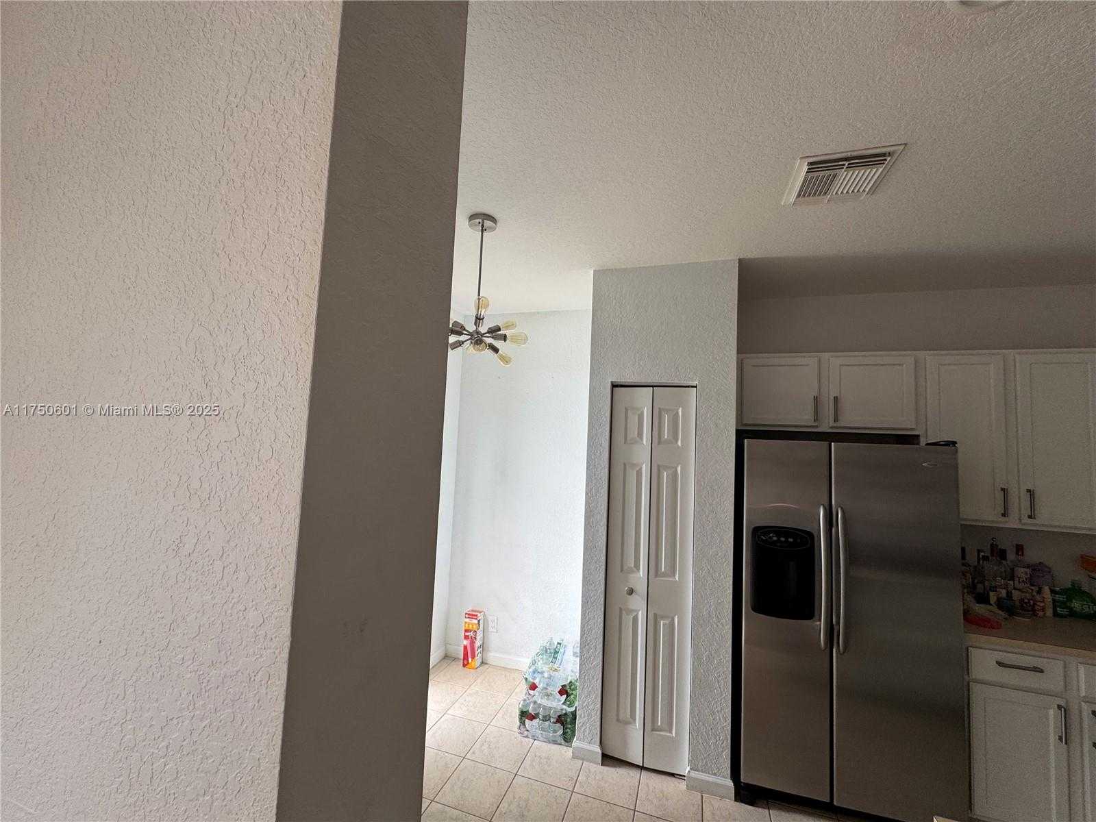 Small Image of 3216 LAUREL RIDGE CIR, Riviera Beach Number 9