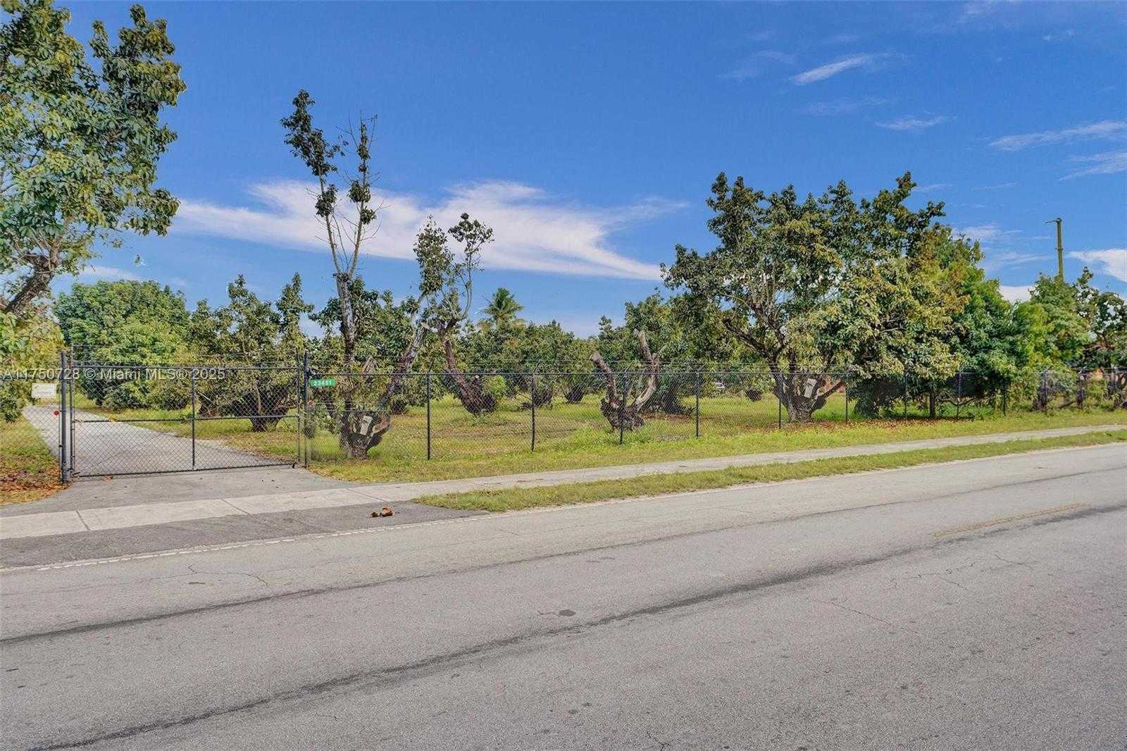 Small Image of 23451 SOUTH WEST 162ND AVE, Homestead Number 37