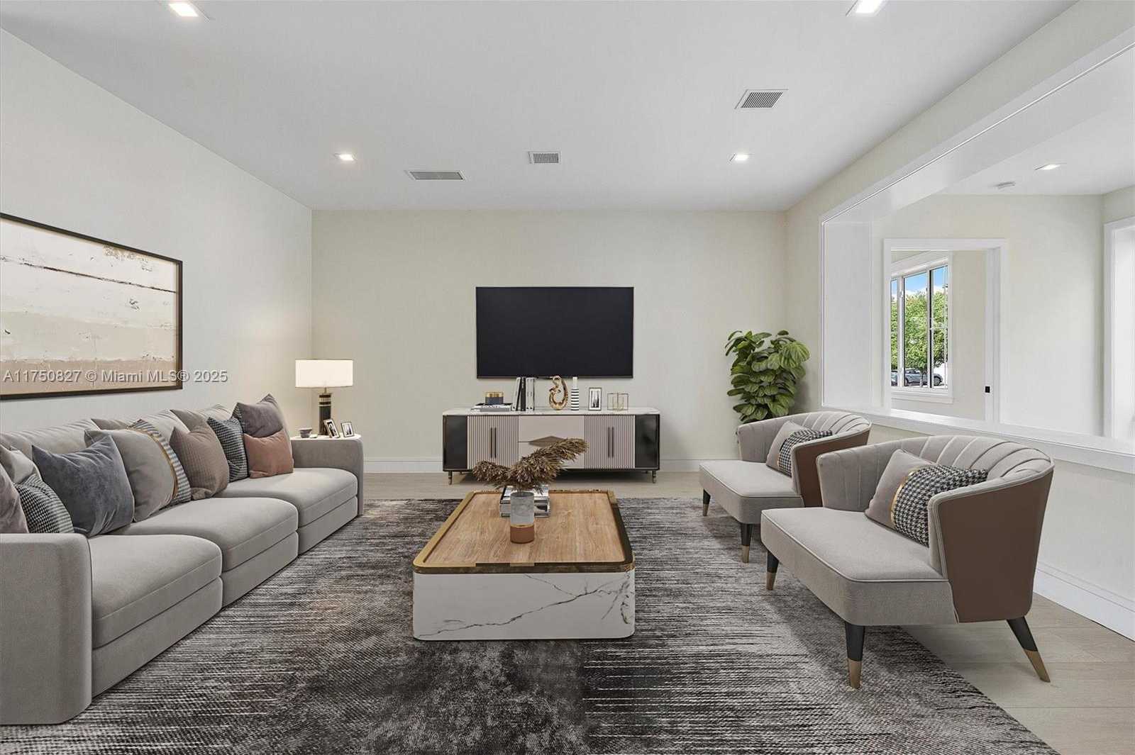 Small Image of 1930 ALAMANDA DR, North Miami Number 14