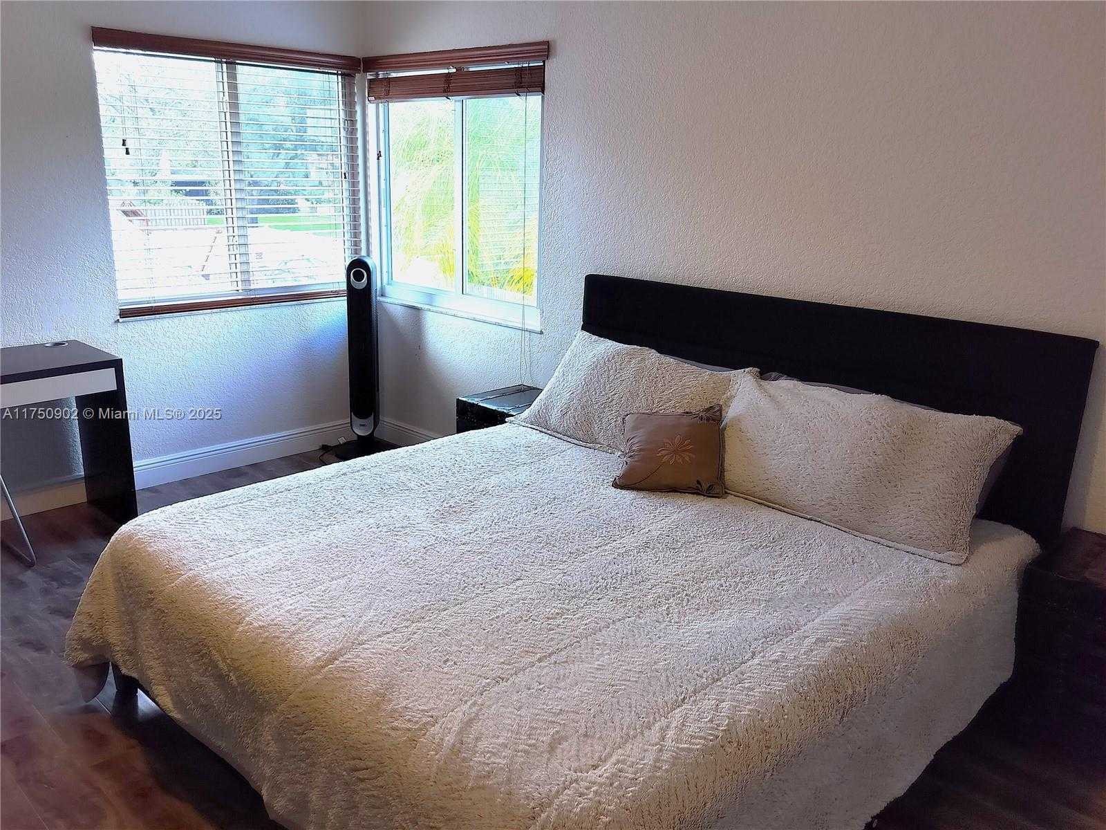 Small Image of 3511 BARK WAY, Cooper City Number 37