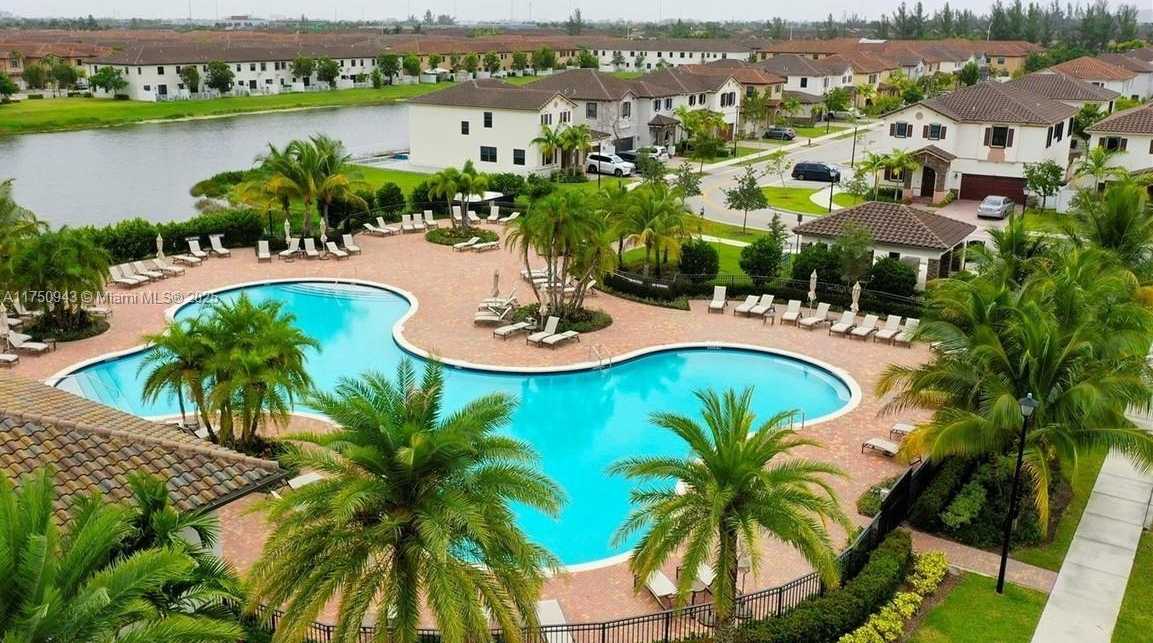 Small Image of 9776 WEST 34TH AVE, Hialeah Number 11