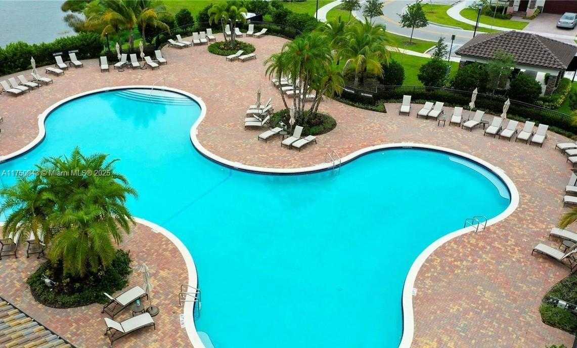 Small Image of 9776 WEST 34TH AVE, Hialeah Number 12