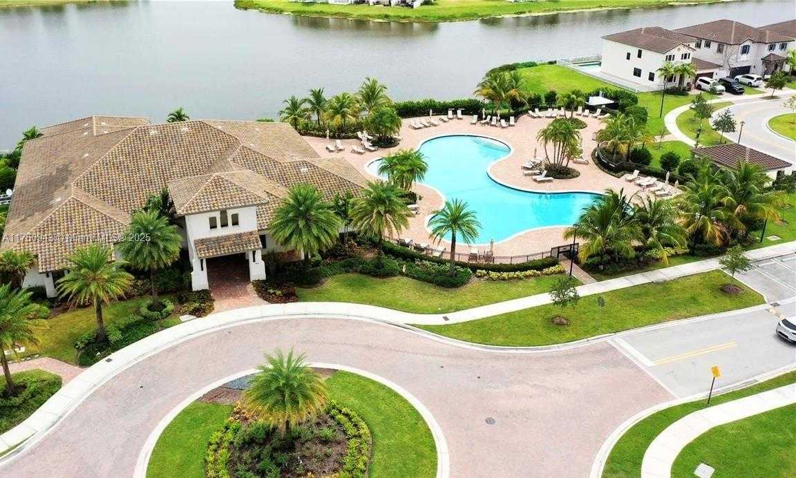 Small Image of 9776 WEST 34TH AVE, Hialeah Number 16