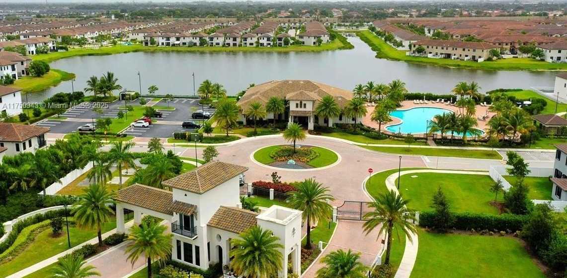Small Image of 9776 WEST 34TH AVE, Hialeah Number 17
