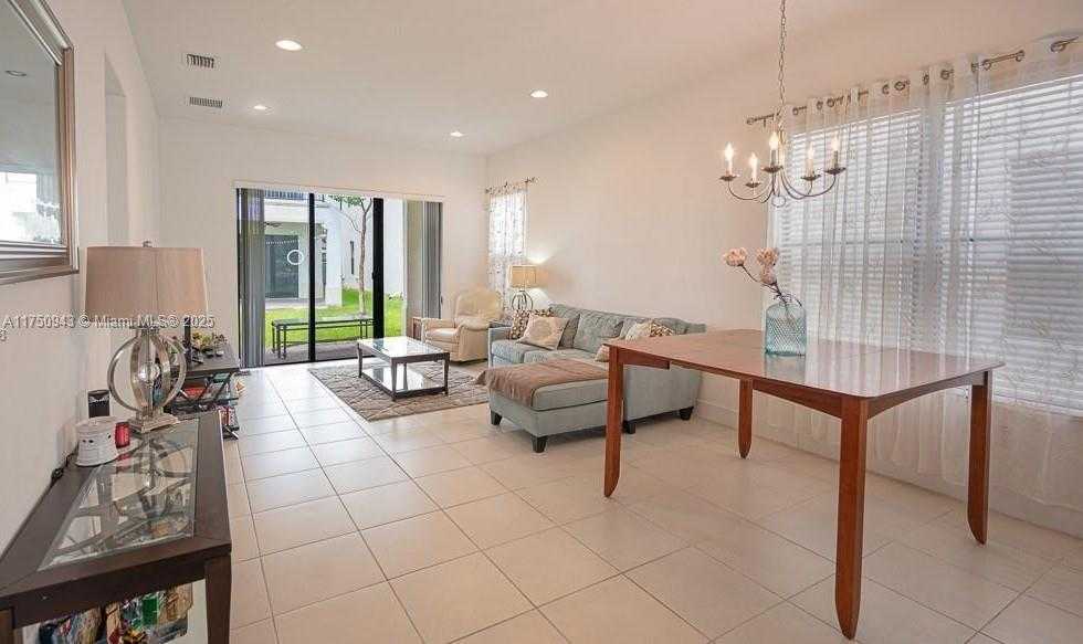 Small Image of 9776 WEST 34TH AVE, Hialeah Number 20