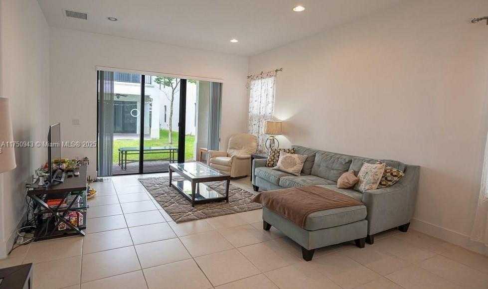 Small Image of 9776 WEST 34TH AVE, Hialeah Number 21