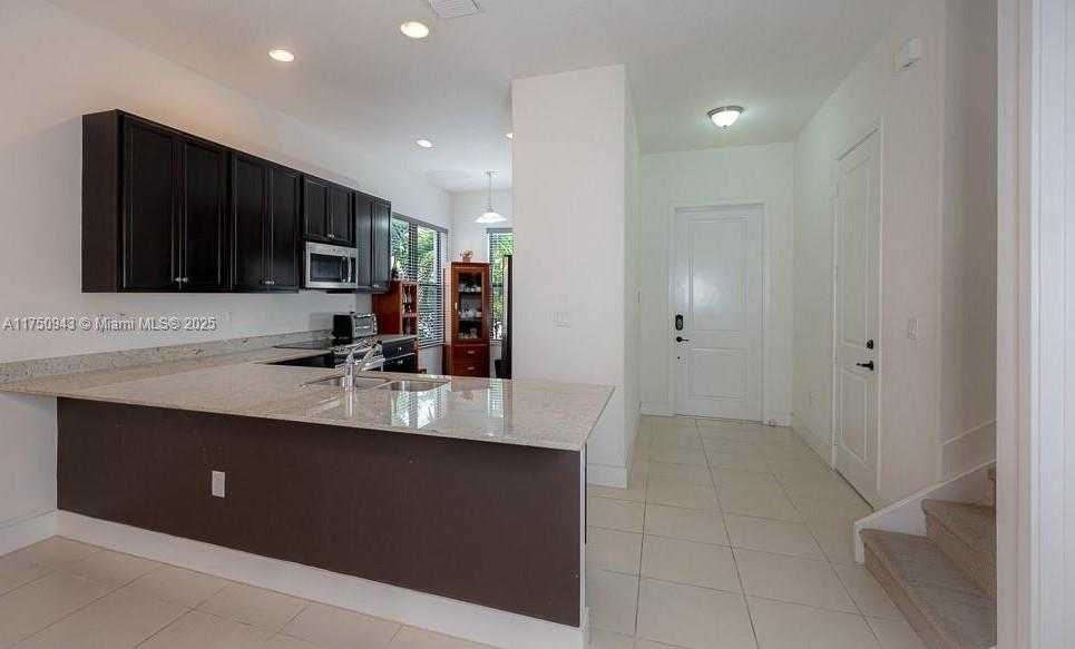Small Image of 9776 WEST 34TH AVE, Hialeah Number 23