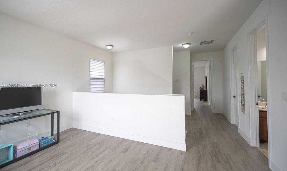 Small Image of 9776 WEST 34TH AVE, Hialeah Number 44