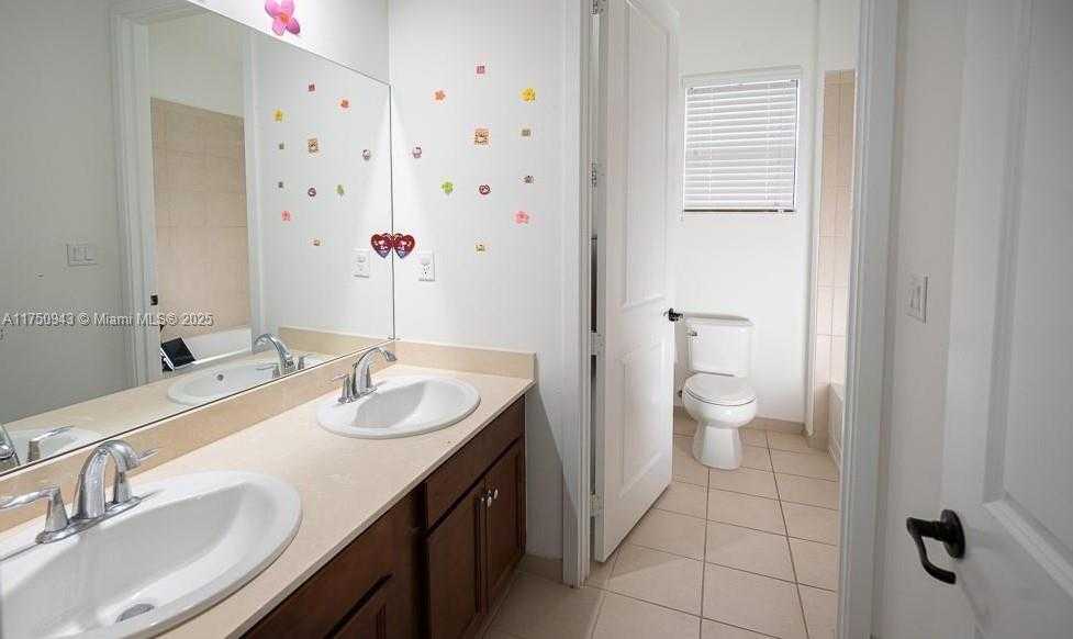 Small Image of 9776 WEST 34TH AVE, Hialeah Number 47