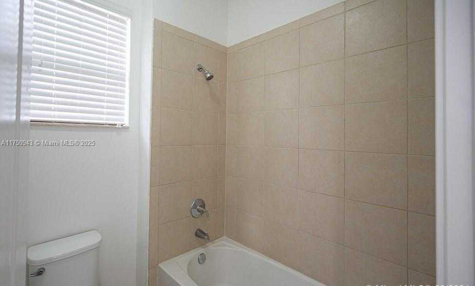 Small Image of 9776 WEST 34TH AVE, Hialeah Number 49
