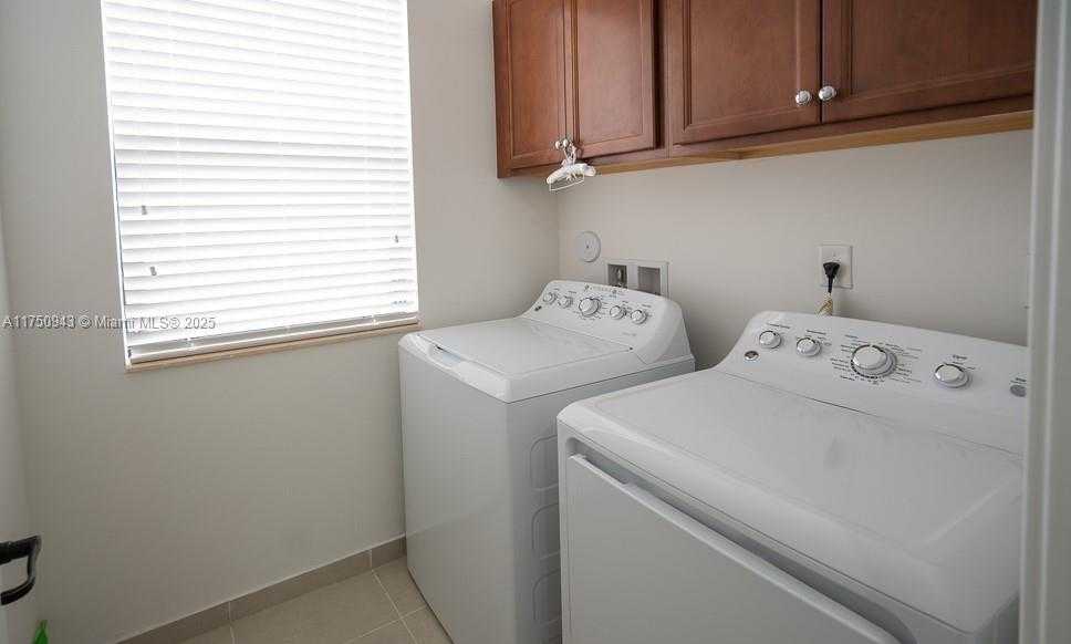 Small Image of 9776 WEST 34TH AVE, Hialeah Number 50