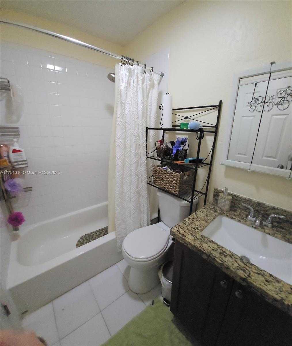 Small Image of 8220, North Lauderdale Number 10
