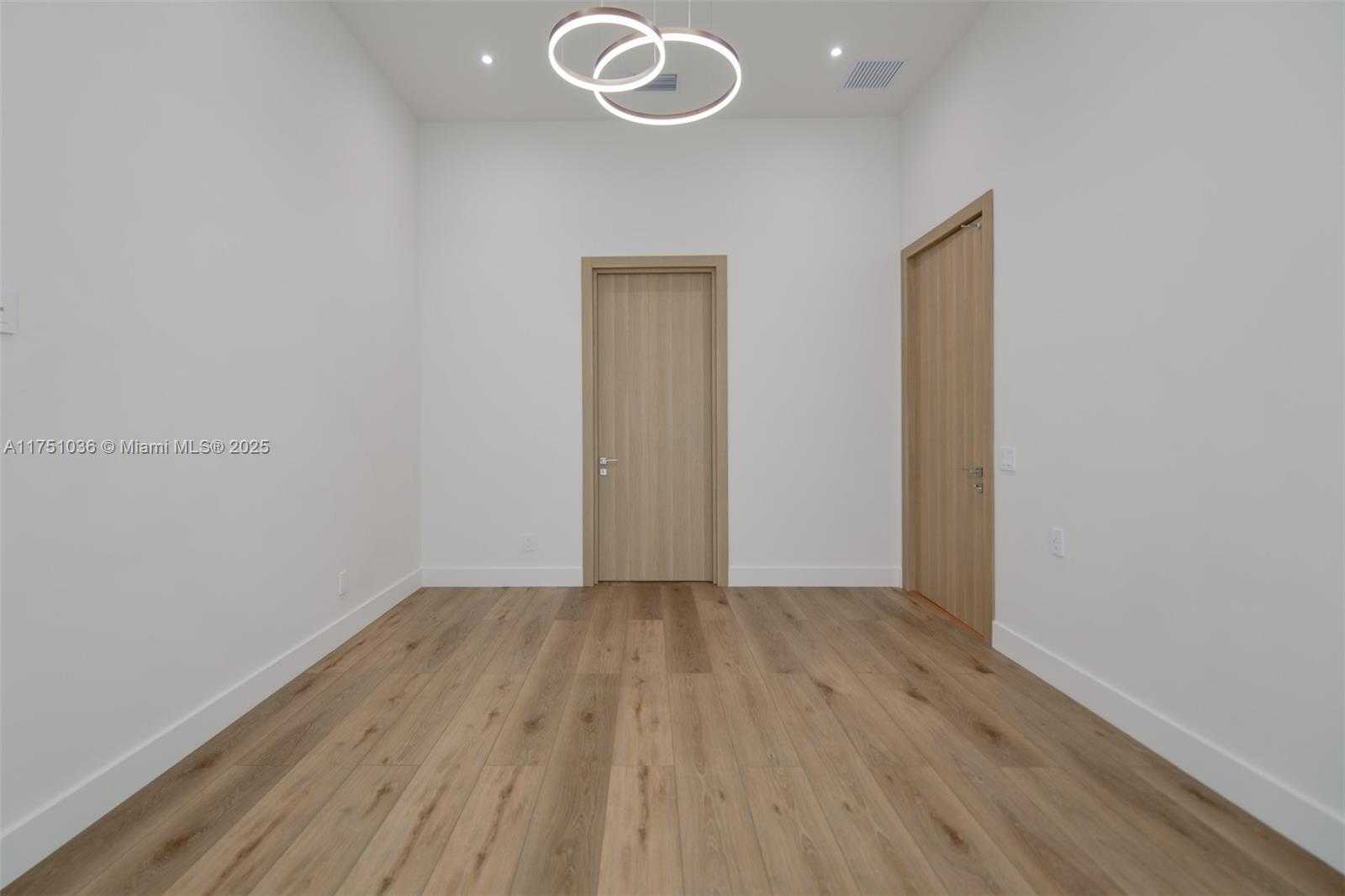 Small Image of 635 SOUTH WEST 9TH ST, Hallandale Beach Number 11