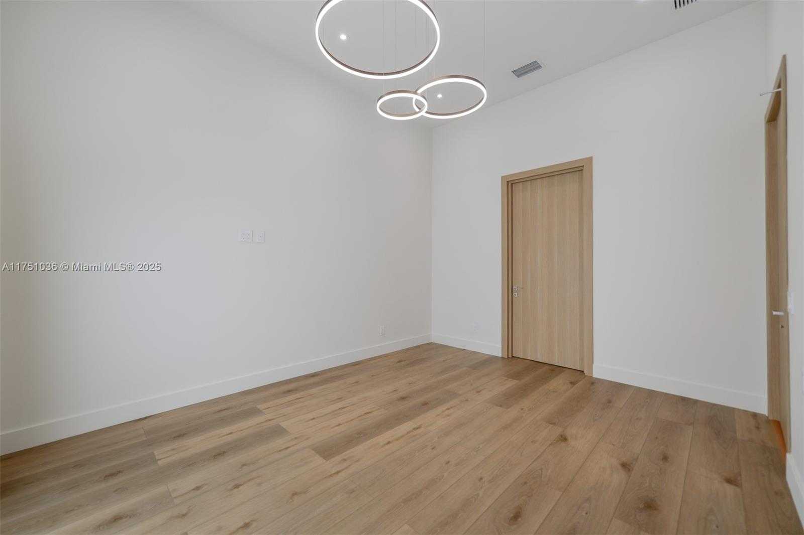 Small Image of 635 SOUTH WEST 9TH ST, Hallandale Beach Number 12