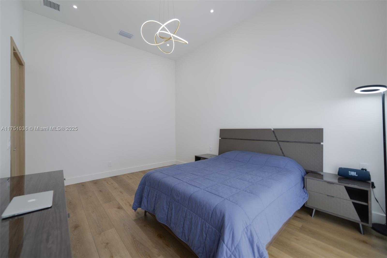 Small Image of 635 SOUTH WEST 9TH ST, Hallandale Beach Number 19