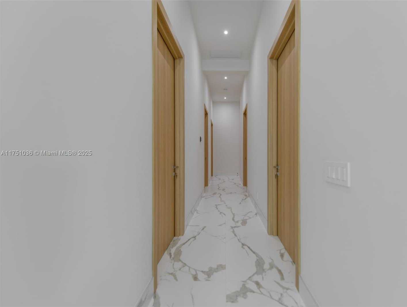 Small Image of 635 SOUTH WEST 9TH ST, Hallandale Beach Number 28