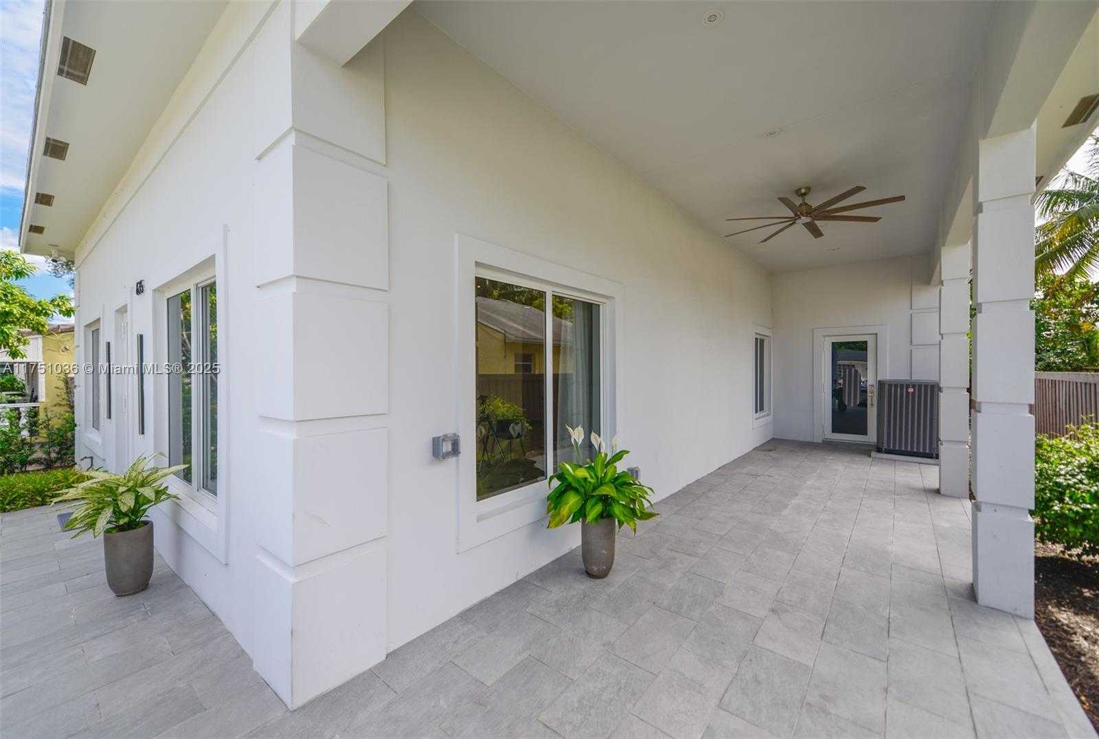 Small Image of 635 SOUTH WEST 9TH ST, Hallandale Beach Number 29