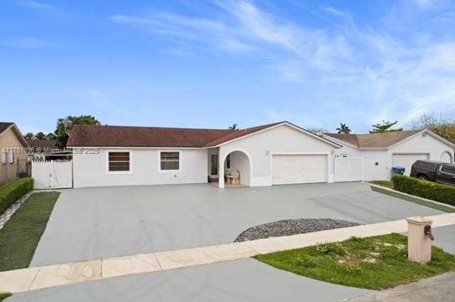 Small Image of 13060 SOUTH WEST 262ND LN, Homestead Number 2