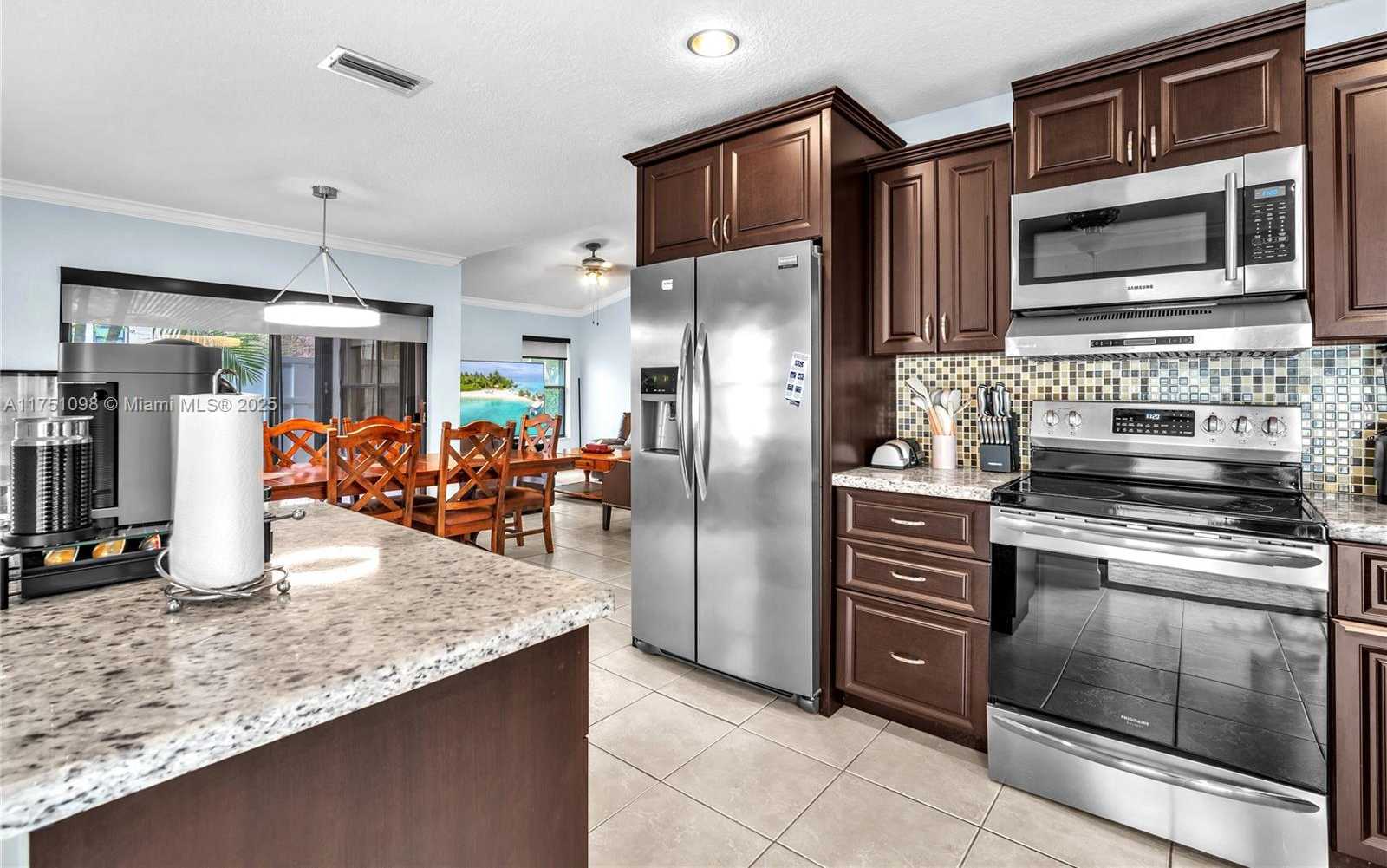 Small Image of 66 FOREST CIR, Cooper City Number 18