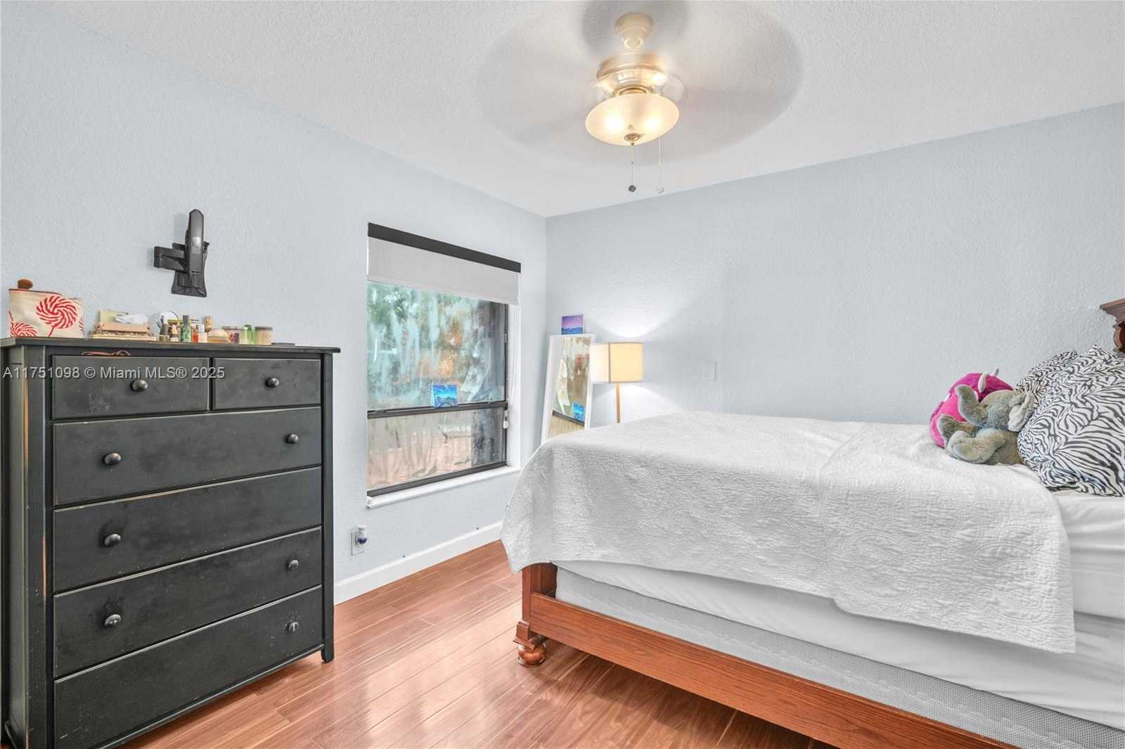 Small Image of 66 FOREST CIR, Cooper City Number 21