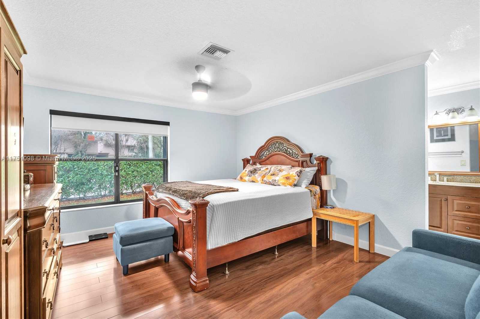 Small Image of 66 FOREST CIR, Cooper City Number 23