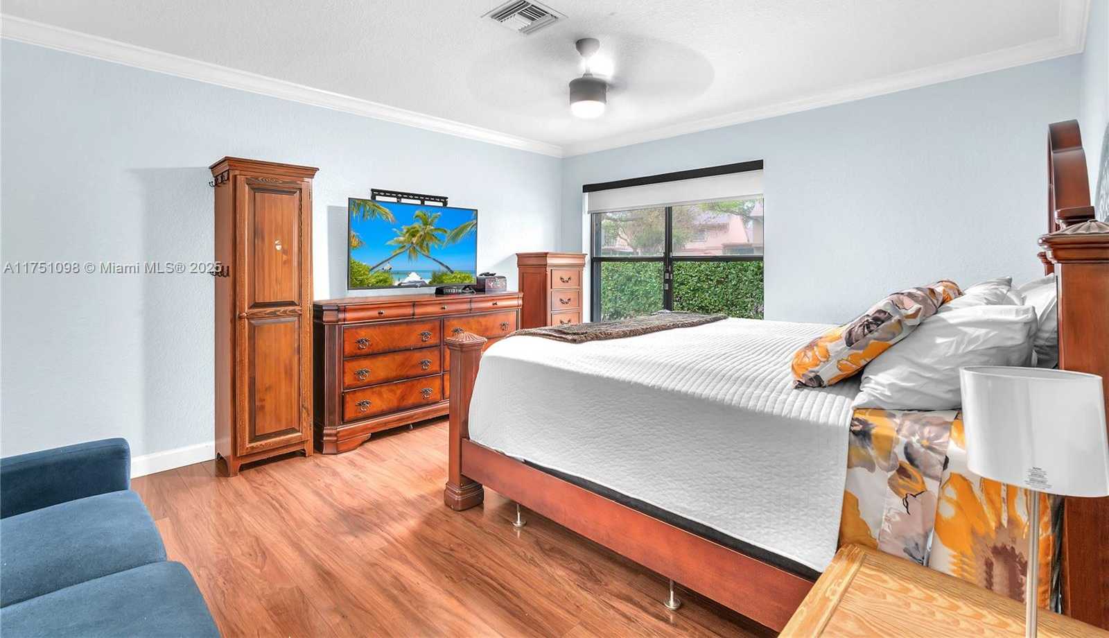 Small Image of 66 FOREST CIR, Cooper City Number 24