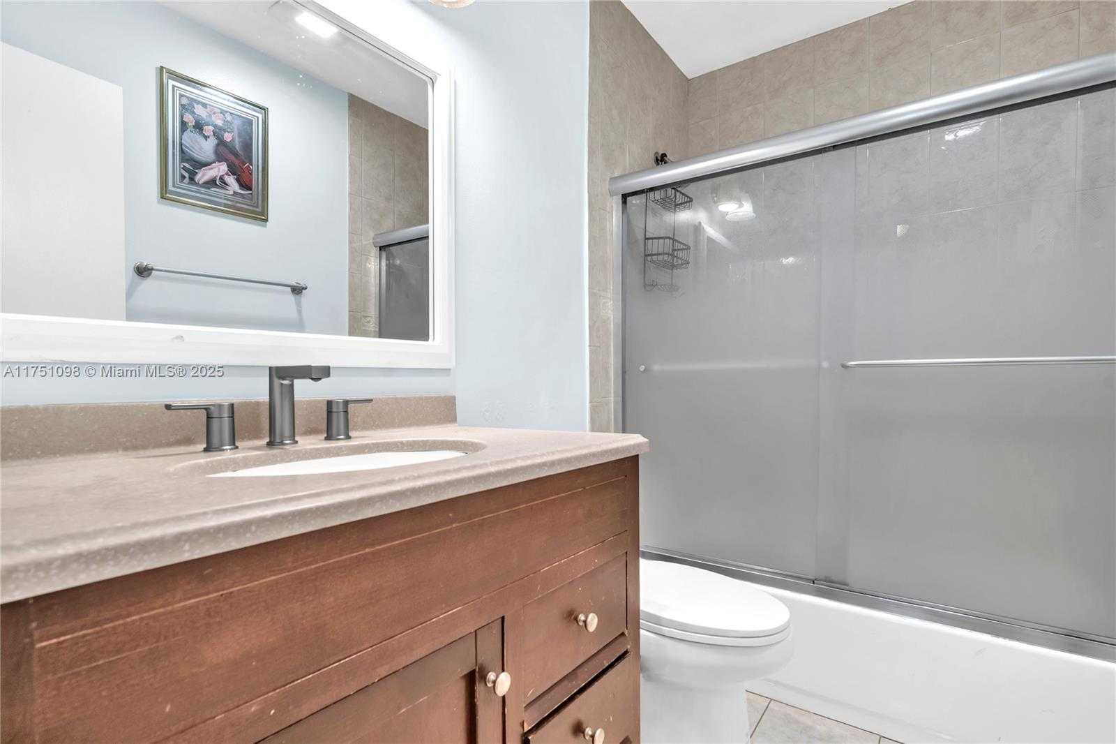 Small Image of 66 FOREST CIR, Cooper City Number 25