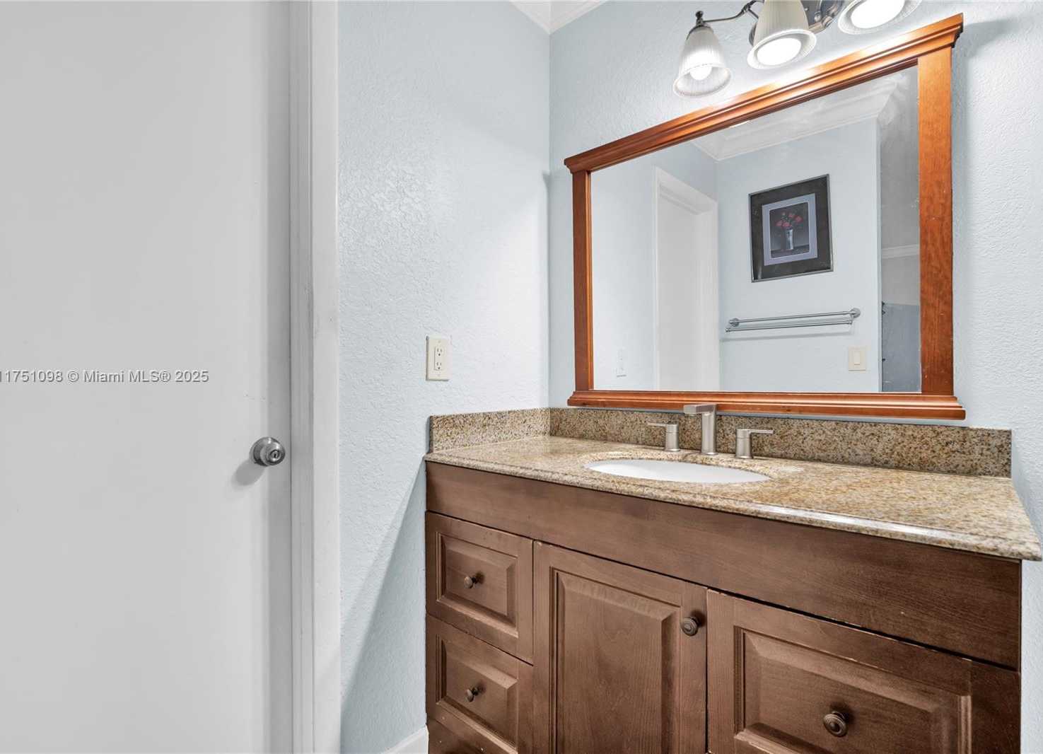 Small Image of 66 FOREST CIR, Cooper City Number 26