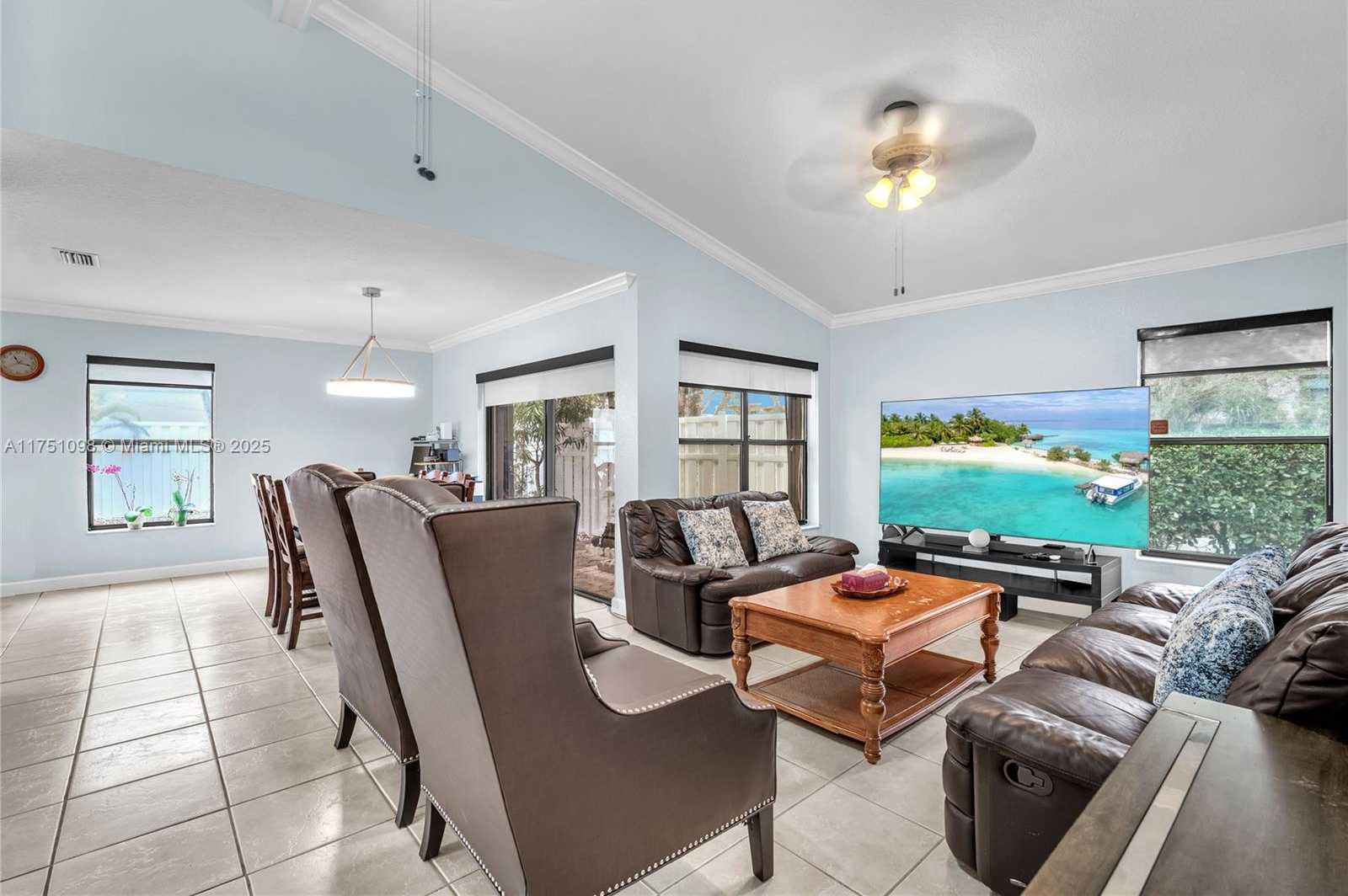 Small Image of 66 FOREST CIR, Cooper City Number 29