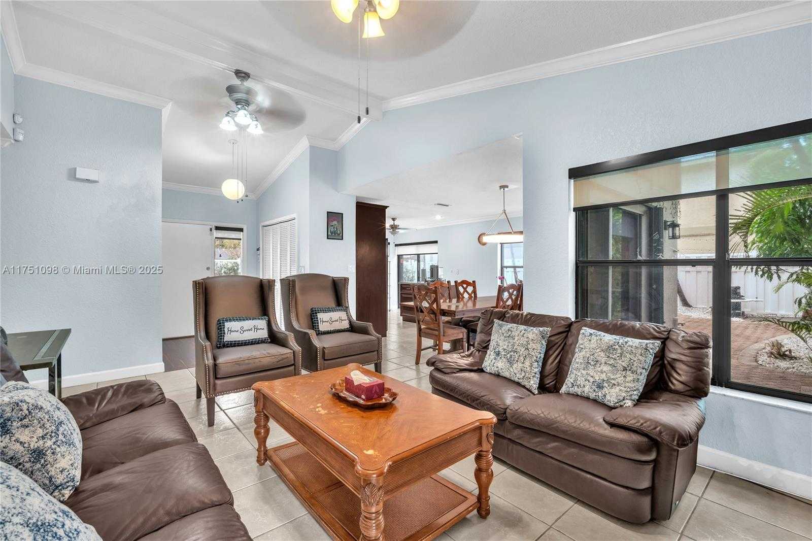 Small Image of 66 FOREST CIR, Cooper City Number 30