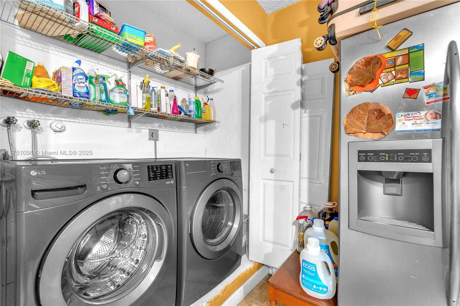 Small Image of 66 FOREST CIR, Cooper City Number 34