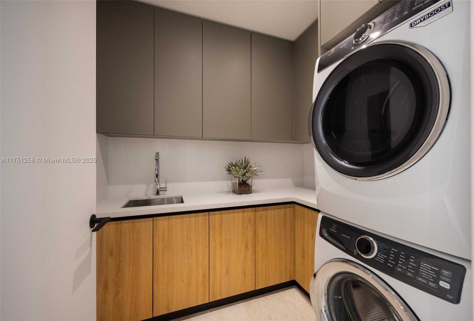Small Image of 7425 SOUTH WEST 56TH AVE, Miami Number 18