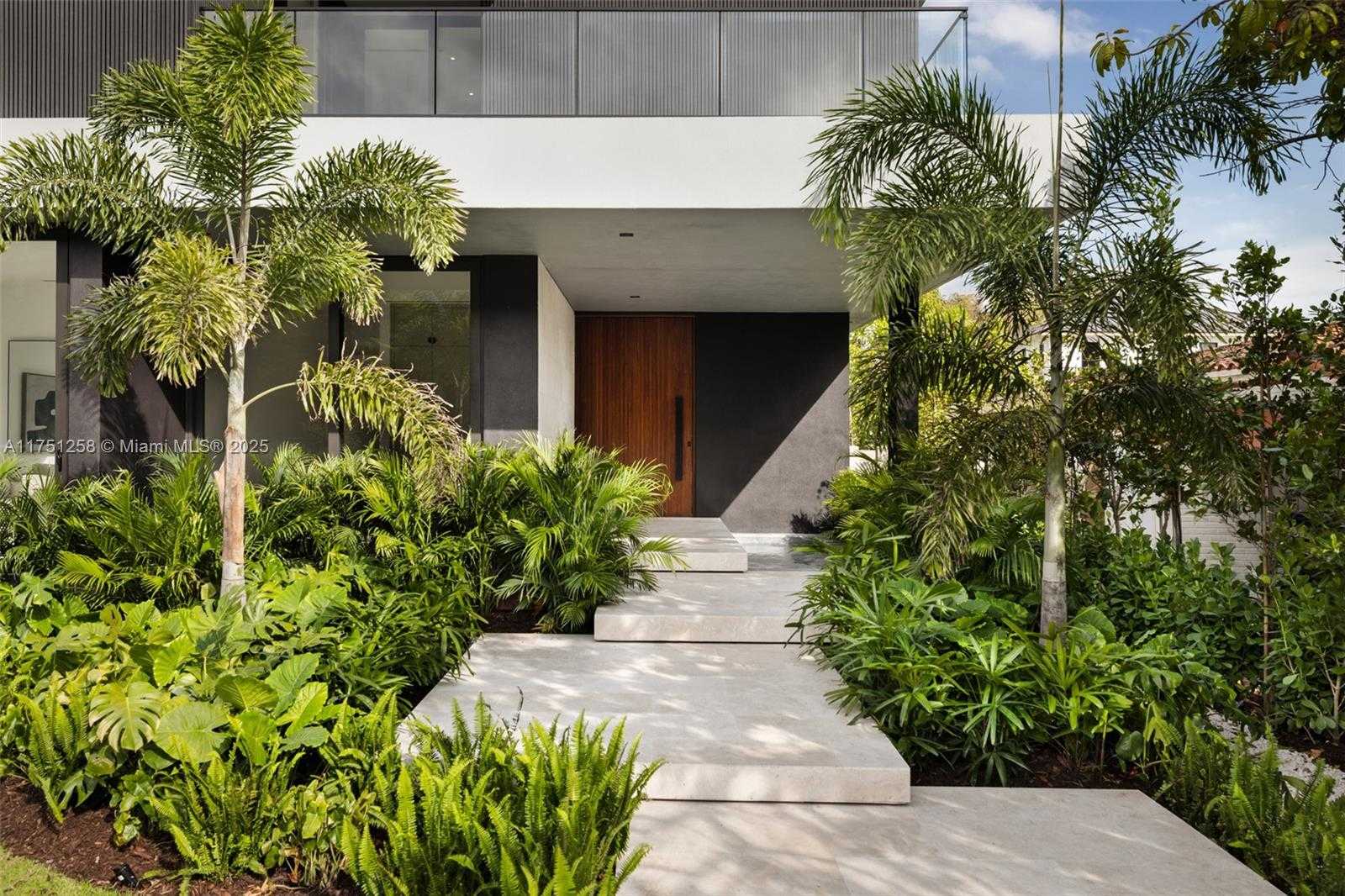 Small Image of 7425 SOUTH WEST 56TH AVE, Miami Number 2