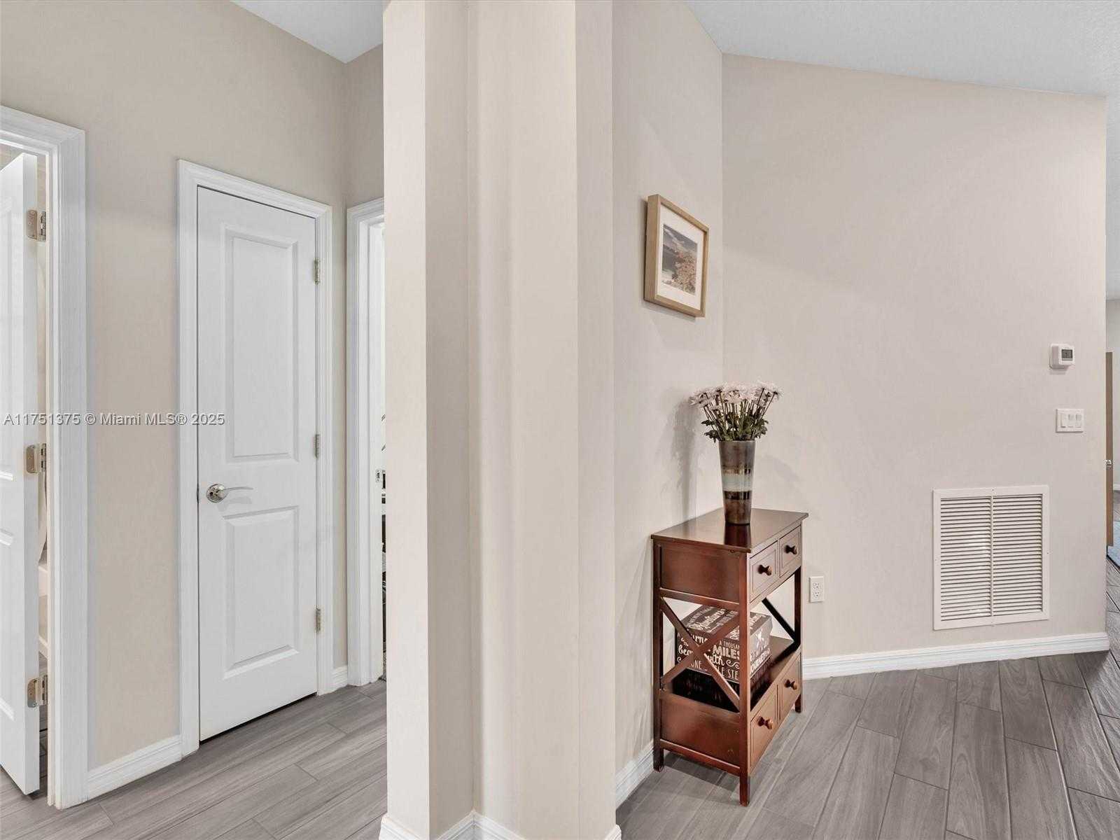 Small Image of 1575 PONGAM TER, Hollywood Number 61