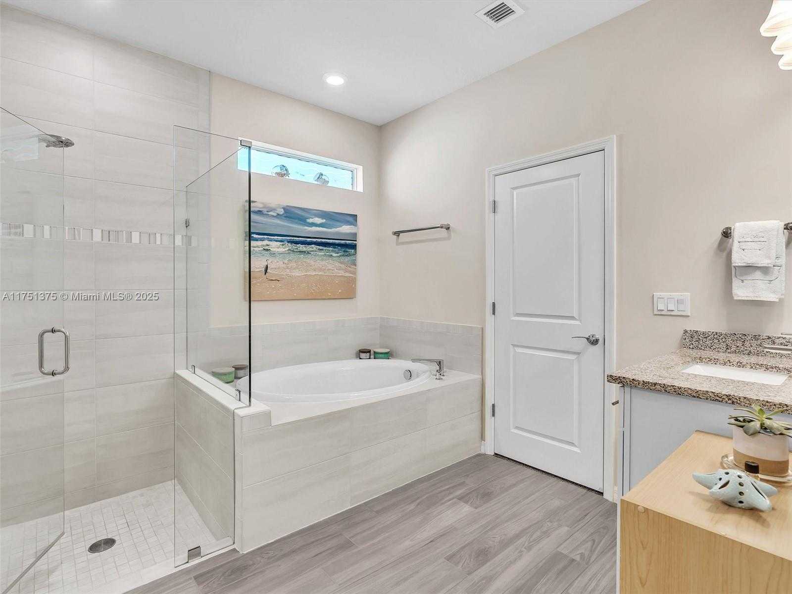 Small Image of 1575 PONGAM TER, Hollywood Number 94
