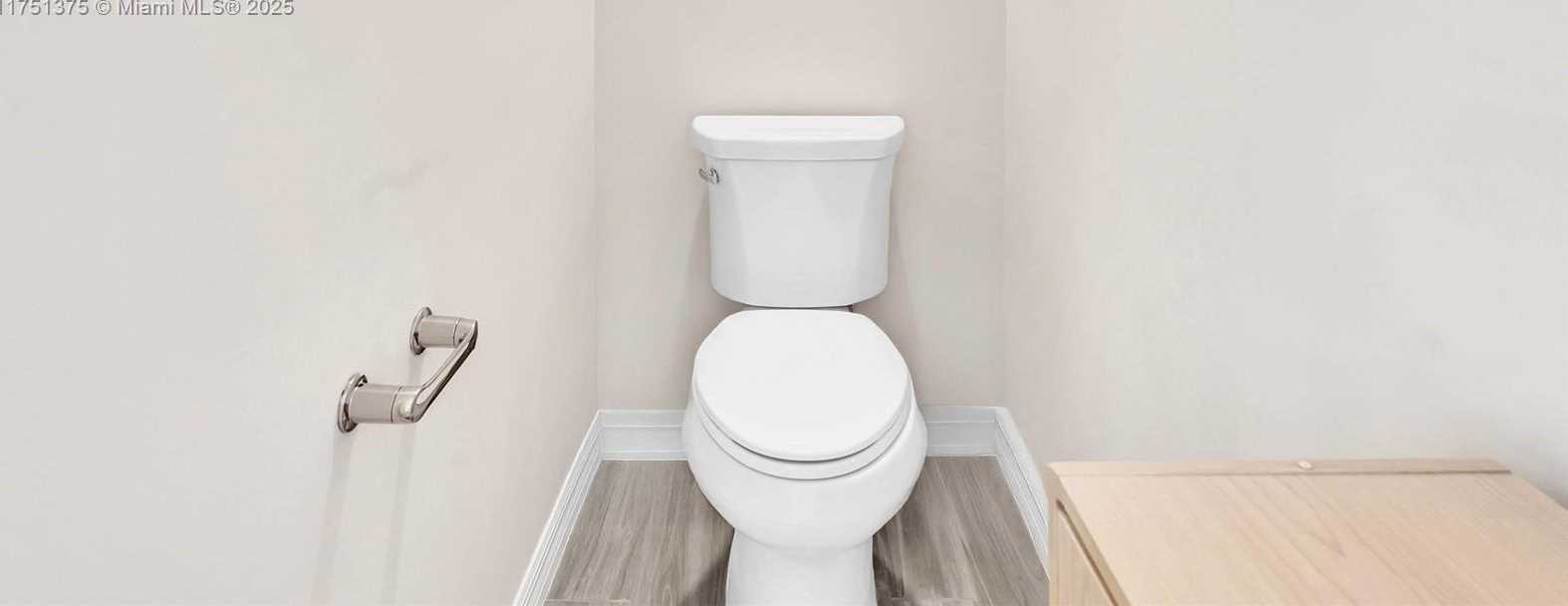 Small Image of 1575 PONGAM TER, Hollywood Number 95