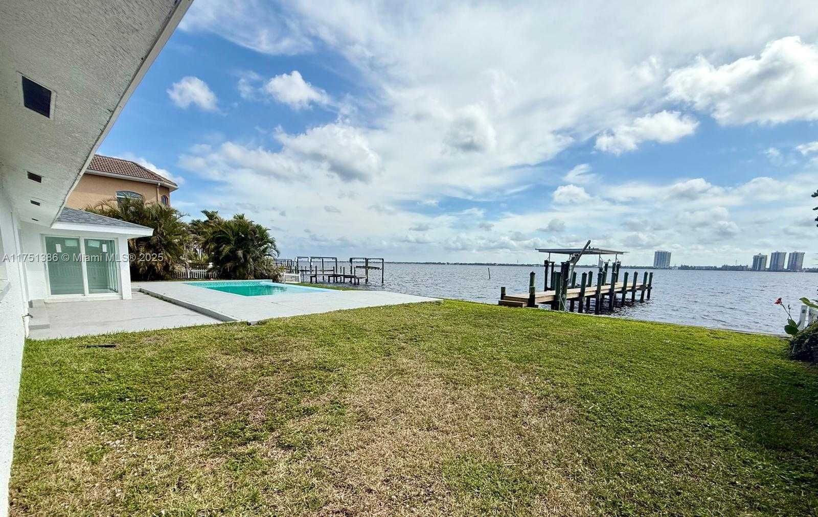 Small Image of 111 E NORTH SHORE AVE, Fort Myers Number 34